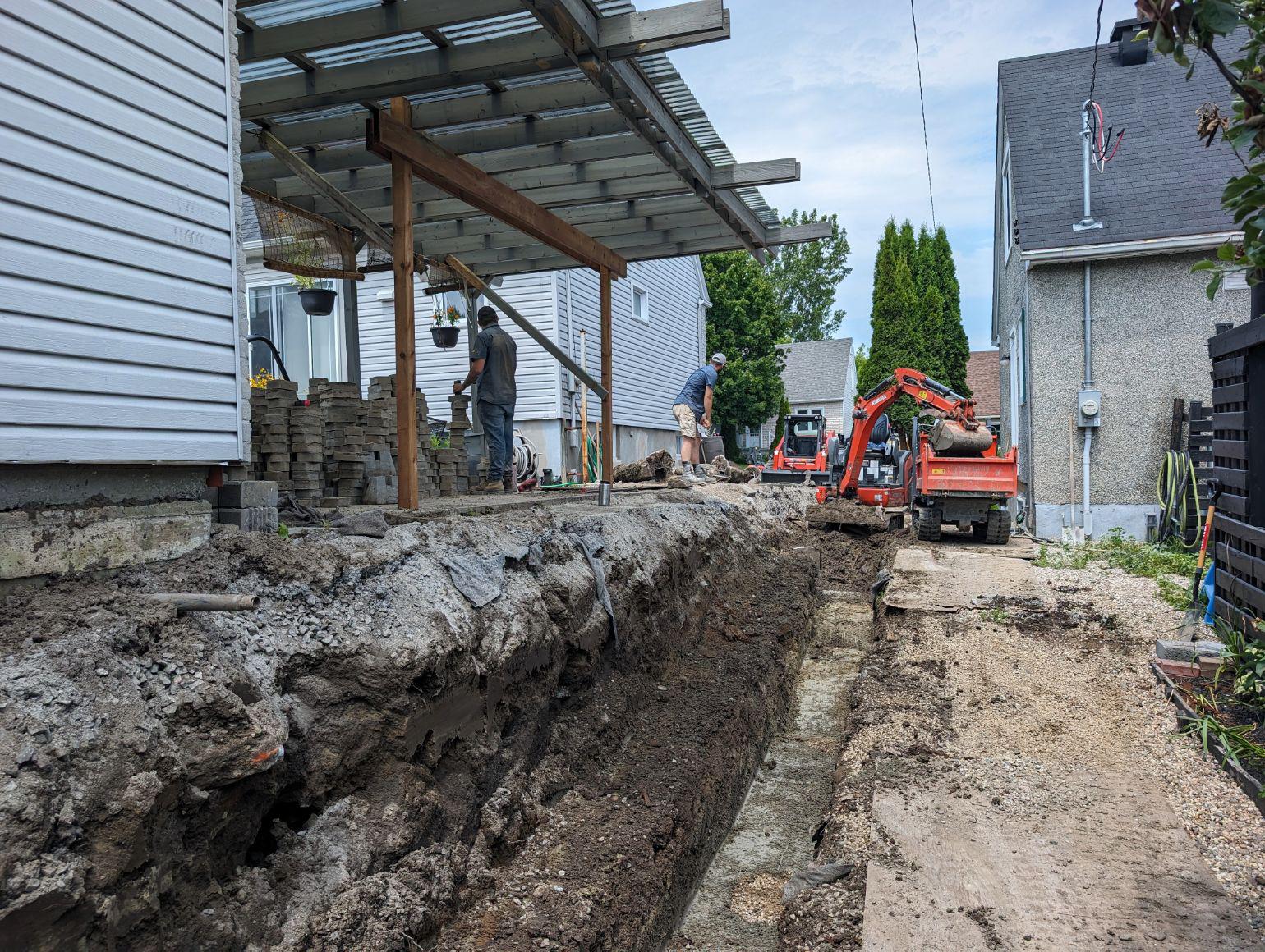 Image 1 : la démolition du mur de rétention d'origine est terminée